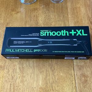 Paul Mitchell 1.5” flat iron